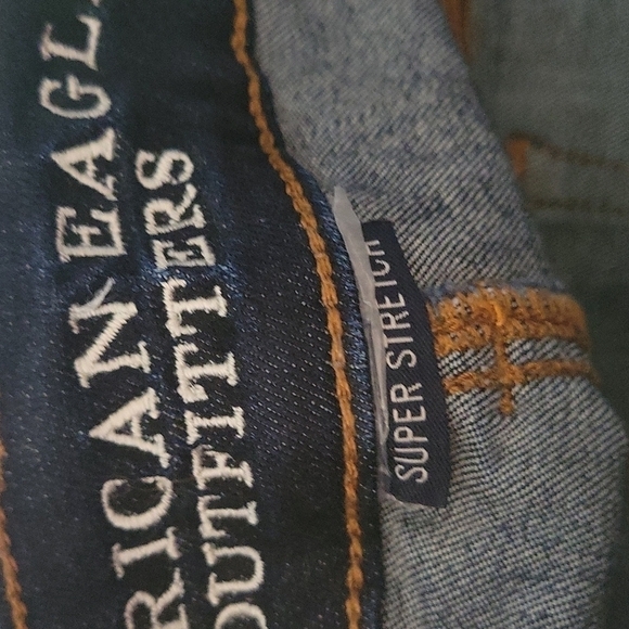 AMERICAN EAGLE High-Rise Shortie Super Stretch Denim Jean Shorts 2. - Picture 4 of 7